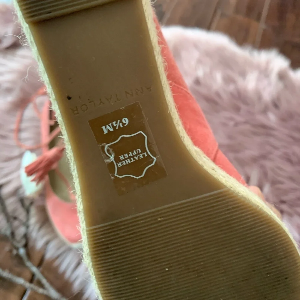 ANN TAYLOR▪️Coral Seude‎ Esparadrilles Wedge.